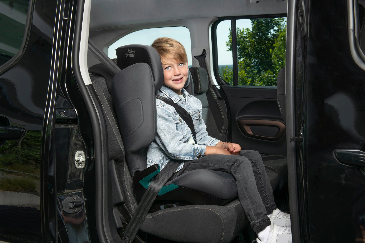 BRITAX RÖMER Kindersitz DISCOVERY PLUS 2, mit ISOFIX, für Kinder von 100-150 cm (i-Size), 3,5-12 Jahre, Night Blue